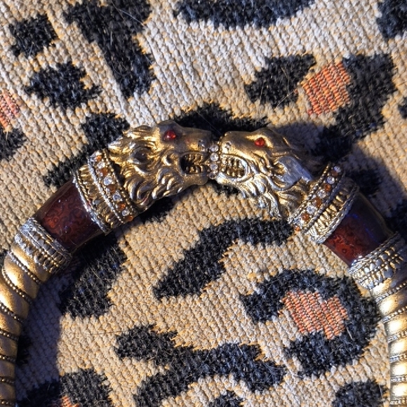 Regal Gold and Brown Lion Head Picture Frame - Picture 3 of 11